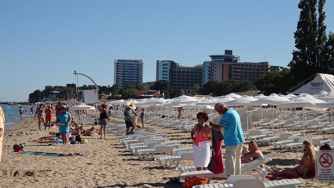 Golden Sands, photo 1 of 4