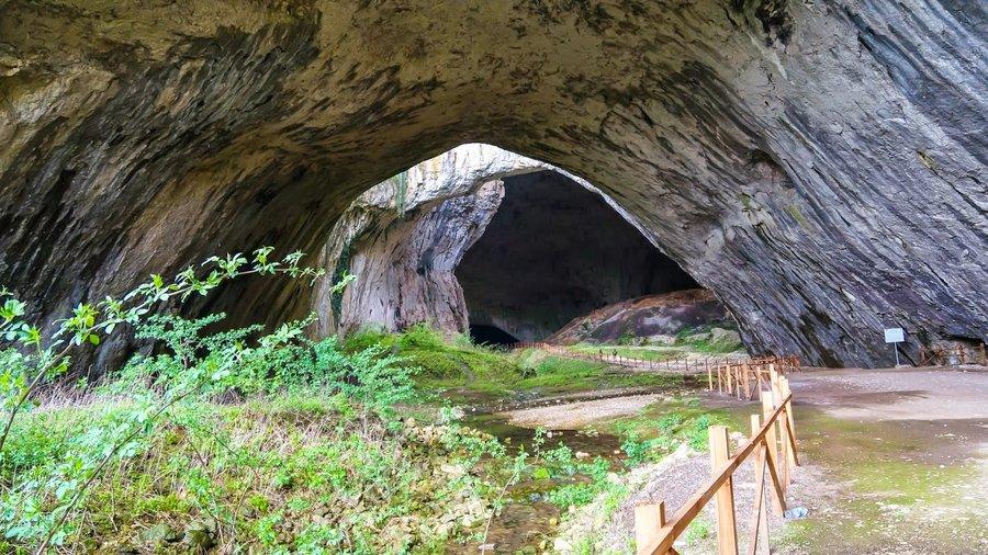 Devetashka Cave, photo 1 of 5