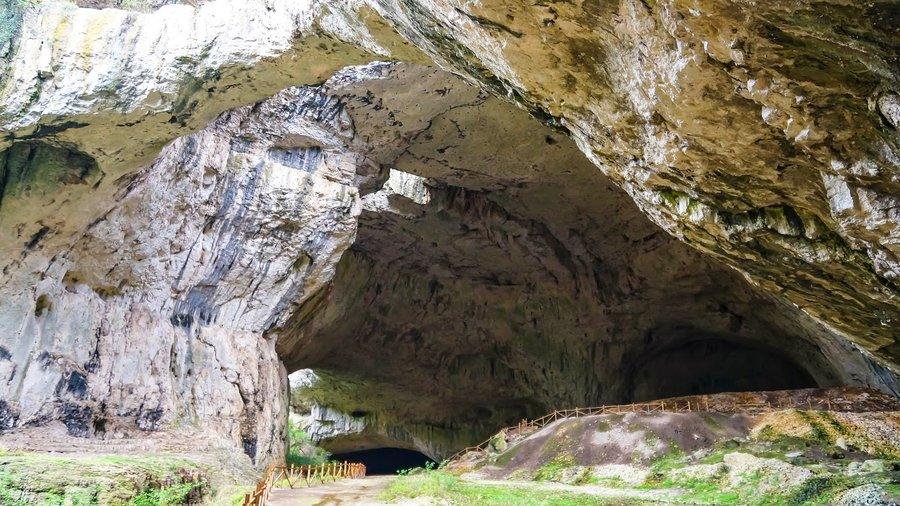 Devetashka Cave, photo 4 of 5