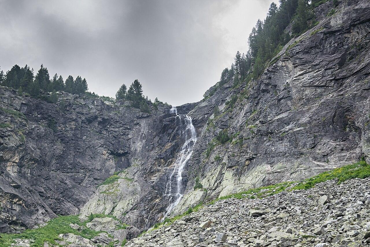 Skakavitsa Waterfall, photo 1 of 7
