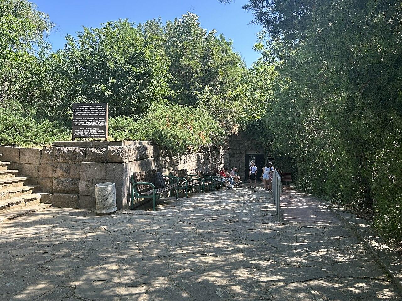 Thracian Tomb of Kazanlak, photo 5 of 6