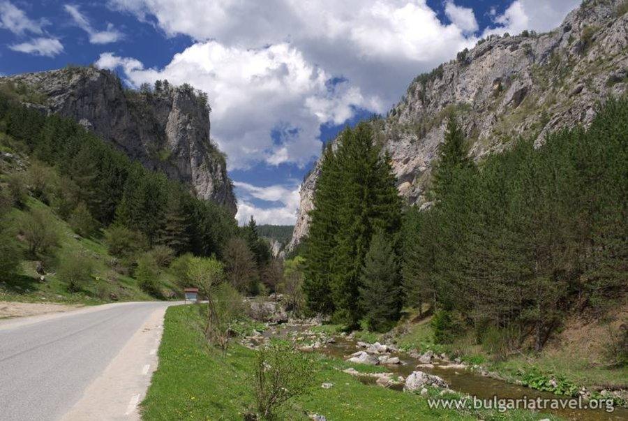 Trigrad Gorge, photo 2 of 6